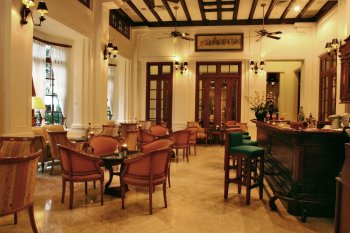 LaBelle Epoque Colonial Bar